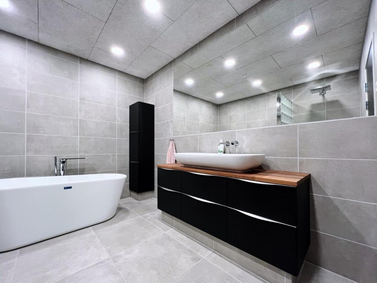 Stunning Ocean View Penthouse Apartment Oravik Exterior photo