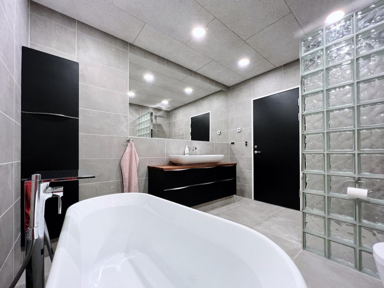 Stunning Ocean View Penthouse Apartment Oravik Exterior photo